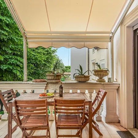 Golden Luxe - Classic 3 Sul Mare Marmo Di Carrara Design Apartment *