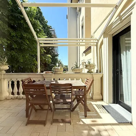 Classic 3 Sul Mare Marmo Di Carrara Design Марина-ди-Пьетрасанта