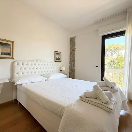 Classic 3 Sul Mare Marmo Di Carrara Design 아파트 마리아나디피에트라산타