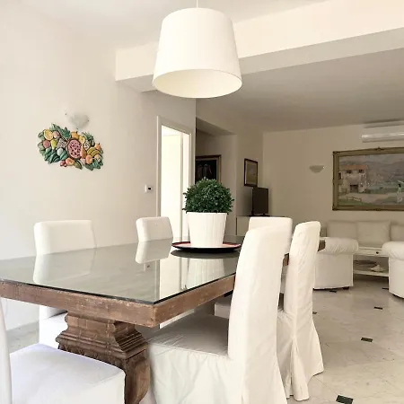 Classic 3 Sul Mare Marmo Di Carrara Design 아파트 마리아나디피에트라산타