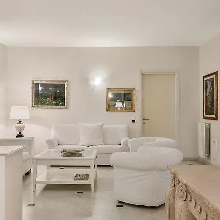 Classic 3 Sul Mare Marmo Di Carrara Design 아파트